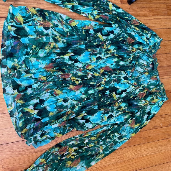 Blouse Georgeous colors show well in 1st pic - Picture 6 of 14